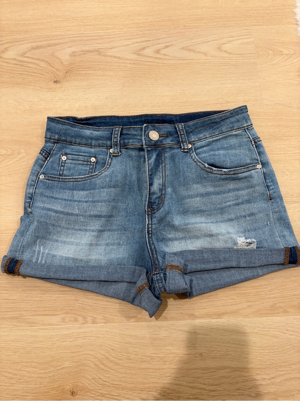 Indigo Rein Women’s Blue Denim Roll-Cuff Shorts